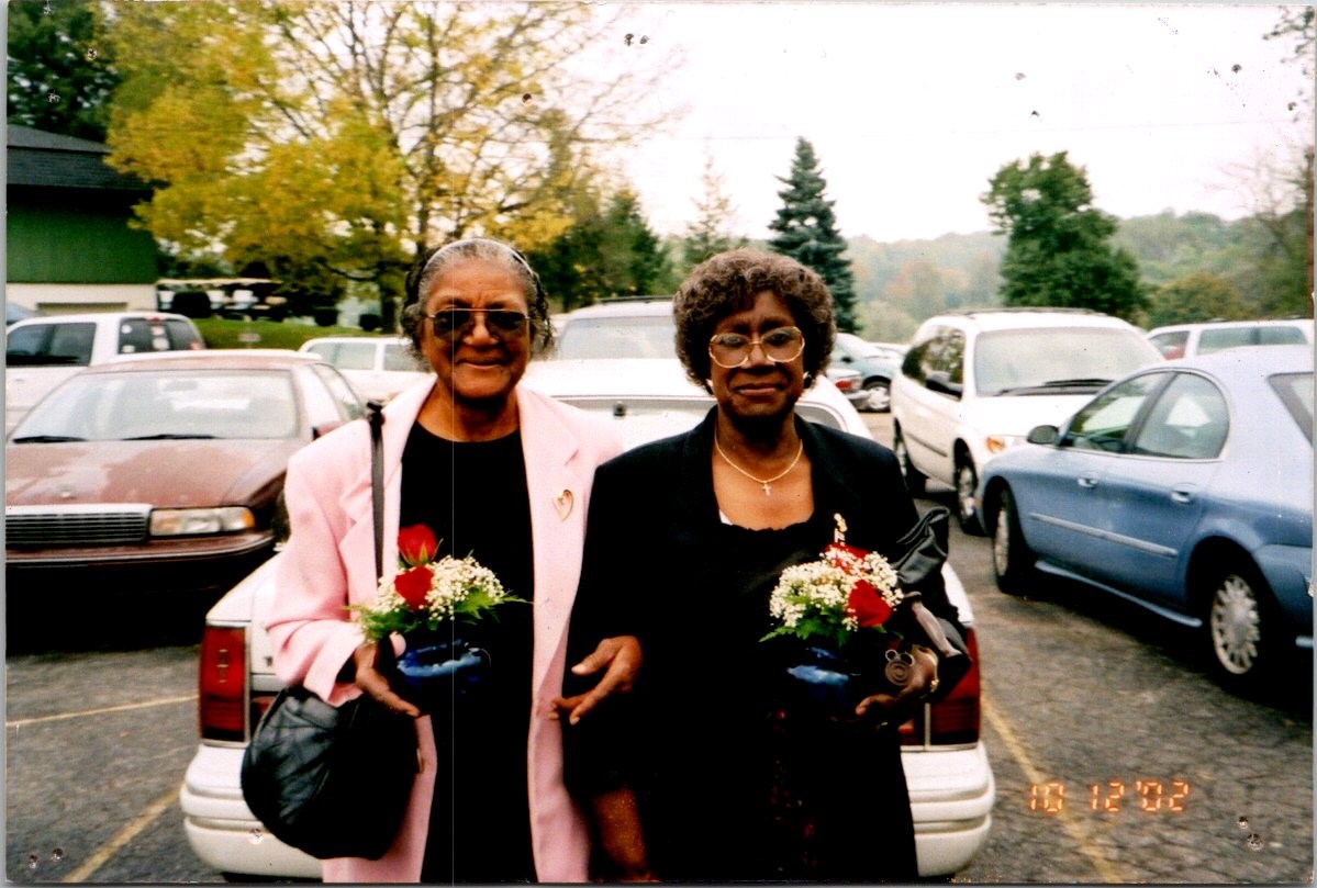 Obituario de Elizabeth Della (Smith) Smithson