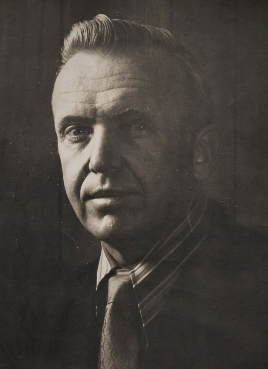 Obituary of Richard R. Van Vacter