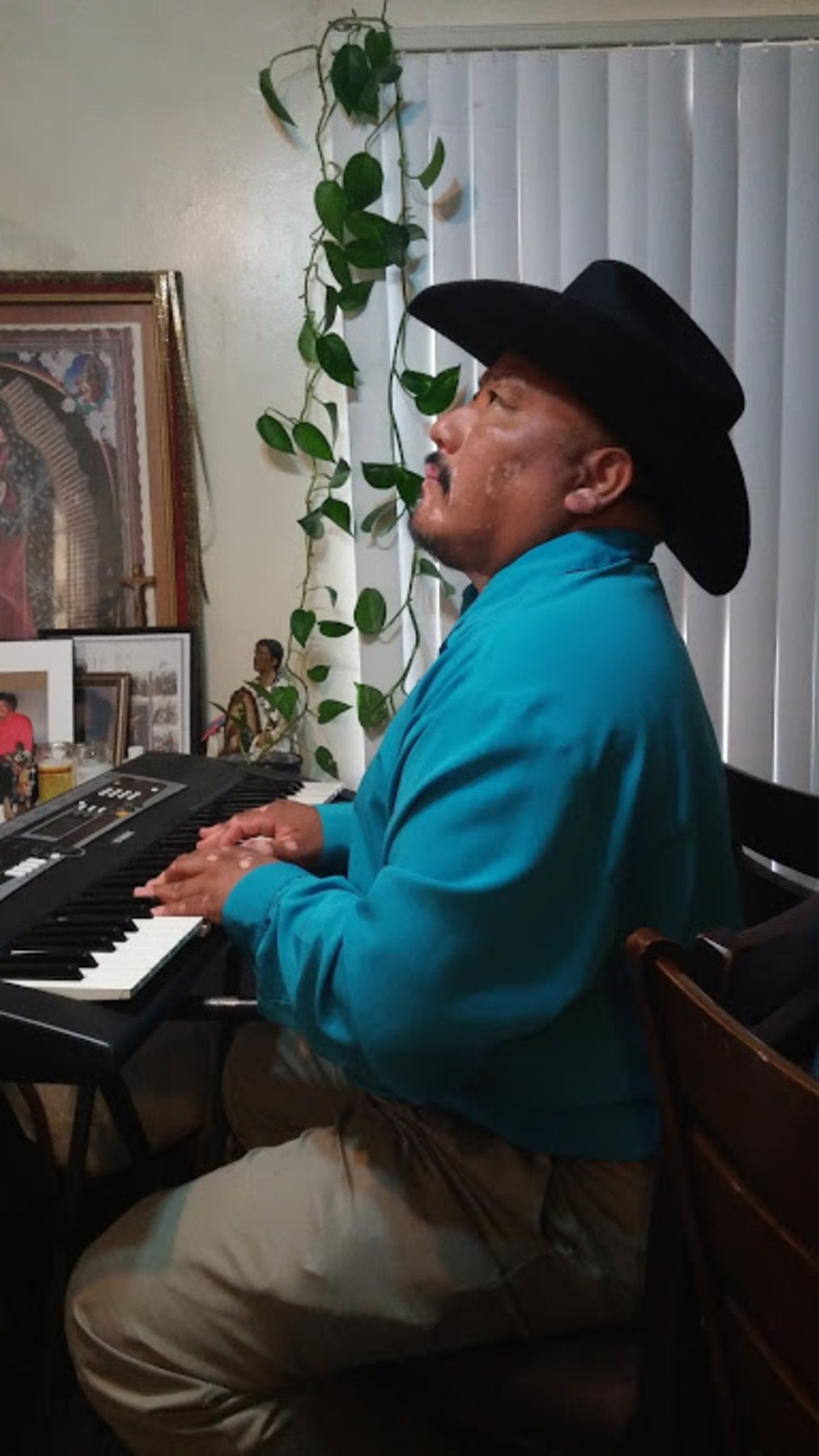 Obituary of Hector Rolando Lopez Tuna