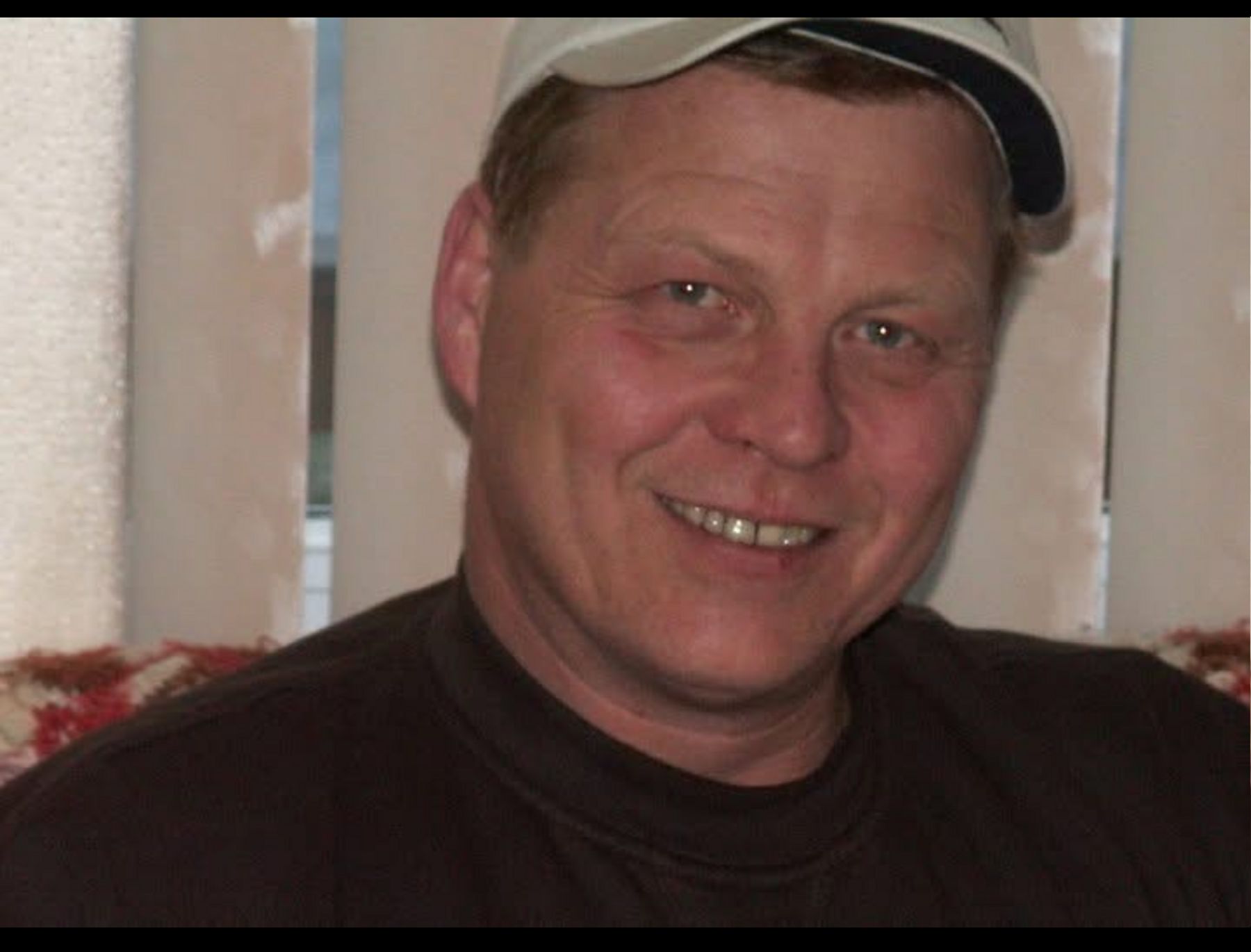 Obituario de Charles "Chuck" Edward Rowland II