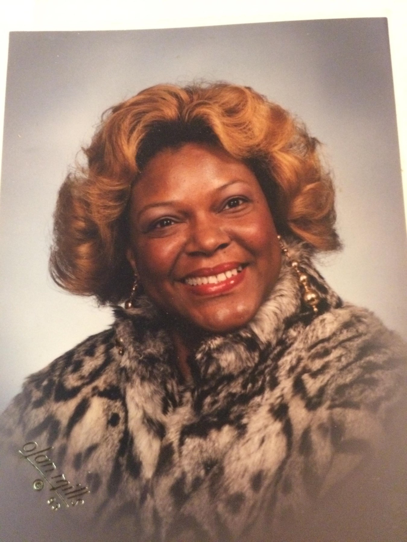 Obituary of Queen Elizabeth Holiday