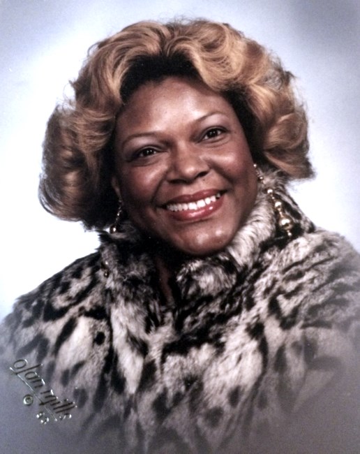 Obituary of Queen Elizabeth Holiday