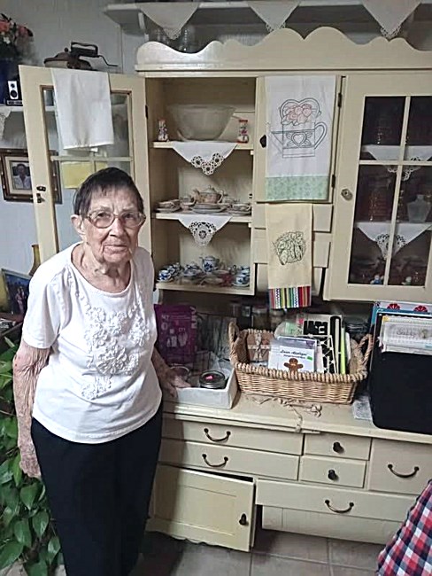 Obituary of Thelma Vivian Barker
