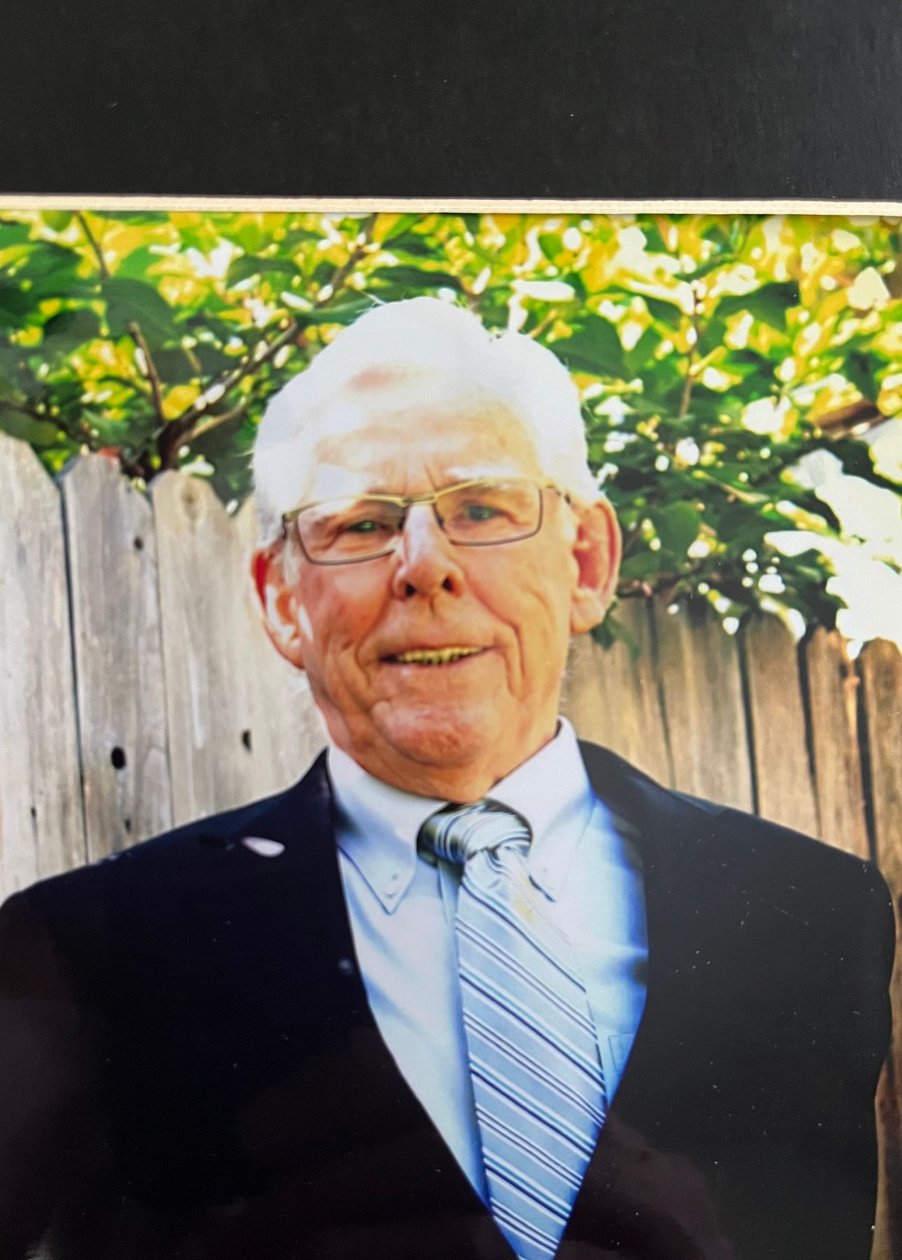 Obituary of Robert McKnight