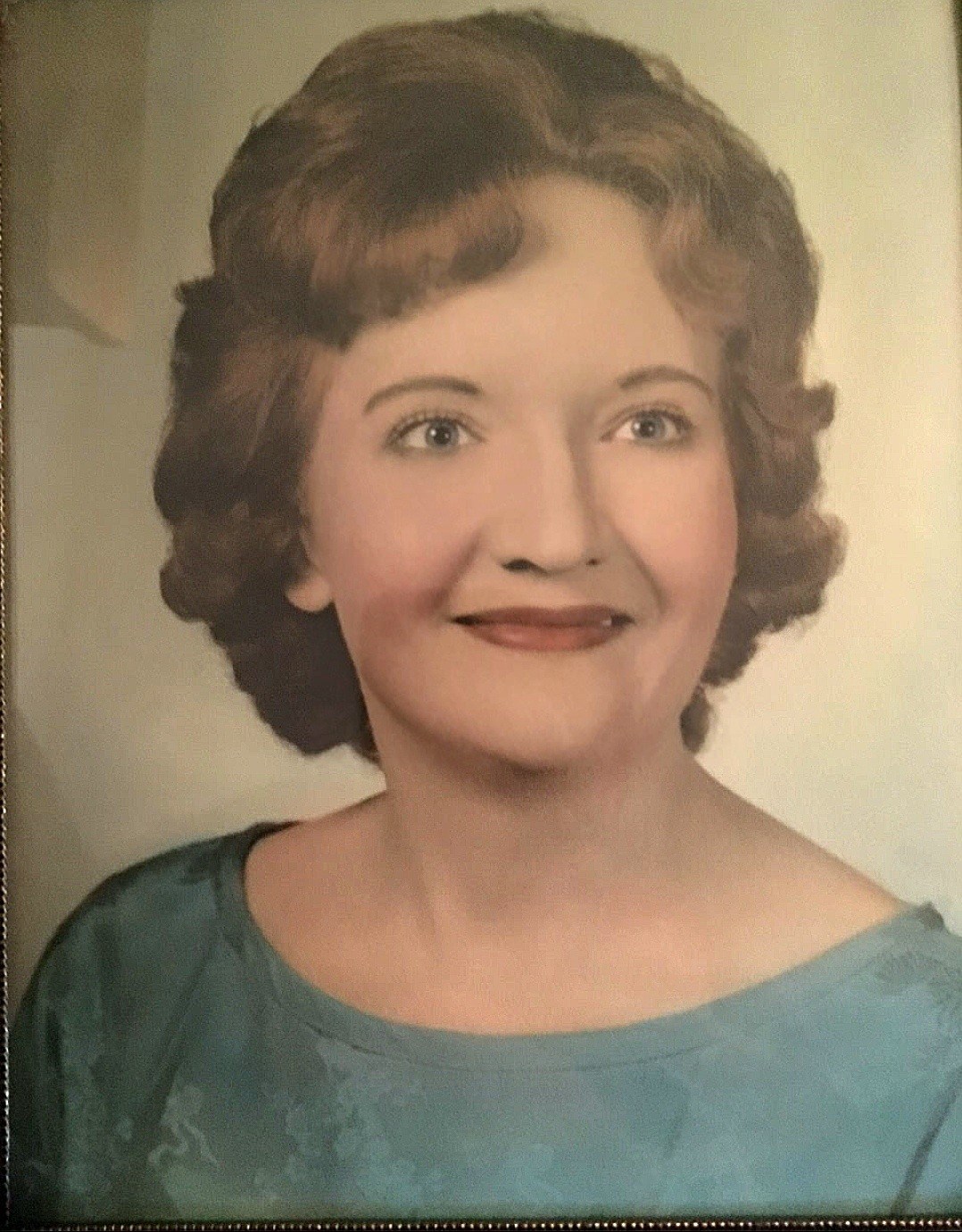 Obituary of Iris Hunter Leach
