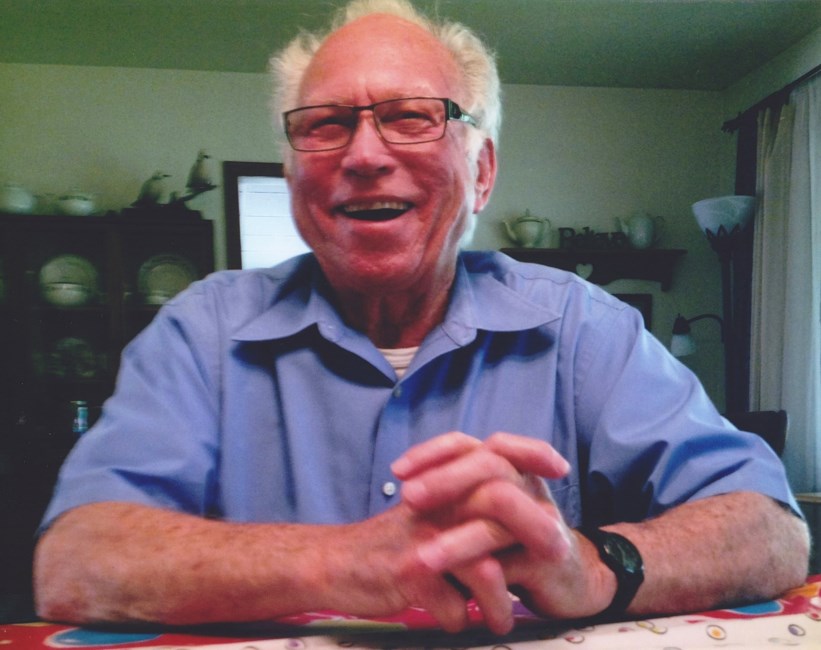 Avis de décès de John Lloyd Peck