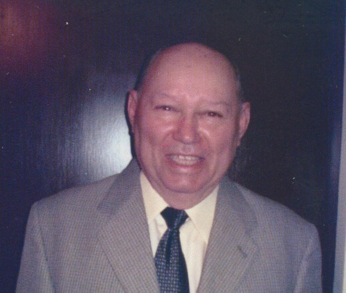 Obituario de J.  Richard "Dick" Ouellette