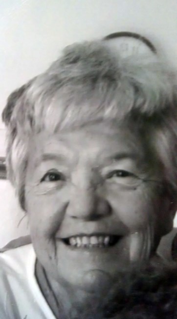 Obituary of Jeannette Van Etten