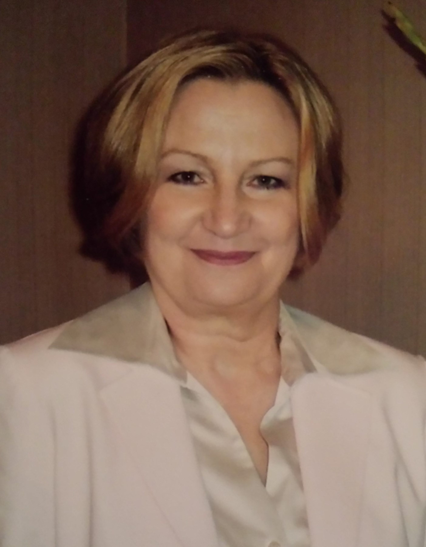 Vivian La Obituaries - h1g213n