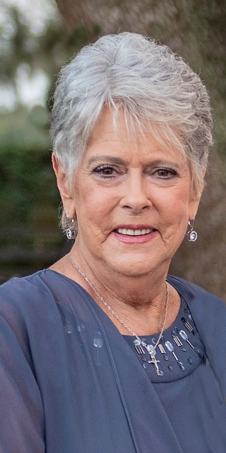 Obituary of Suzanne Girard Mendoza