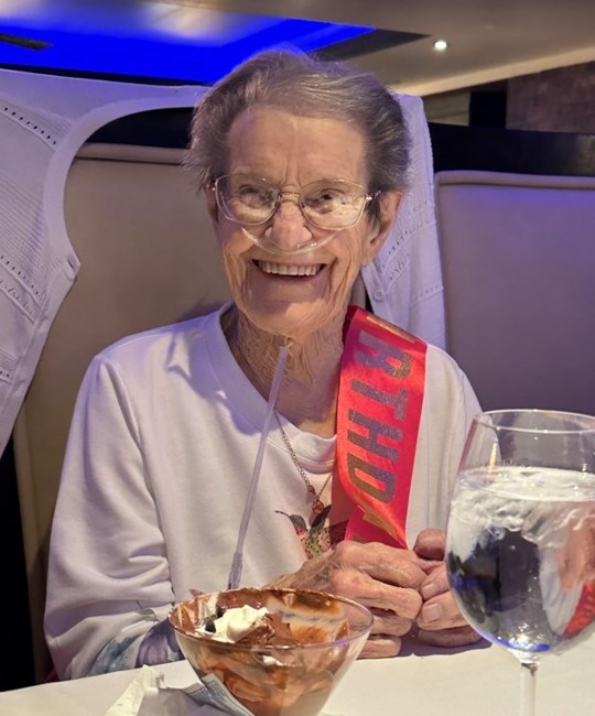 Obituary of Donna Mae Vallier