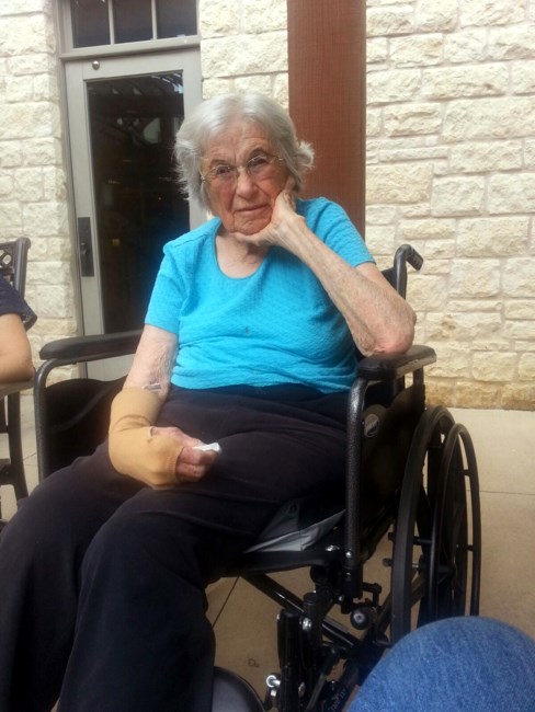 Obituary of Dorothy Holmes Winslett