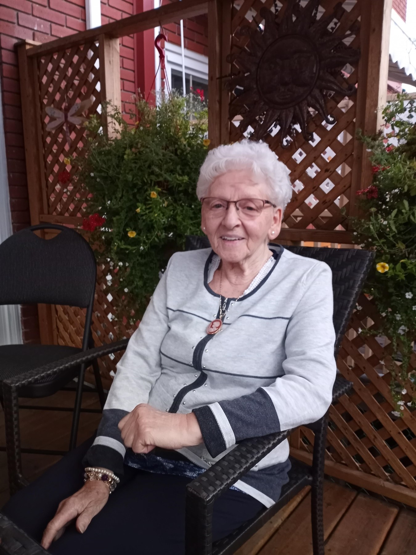 Obituary of Hélène Legault