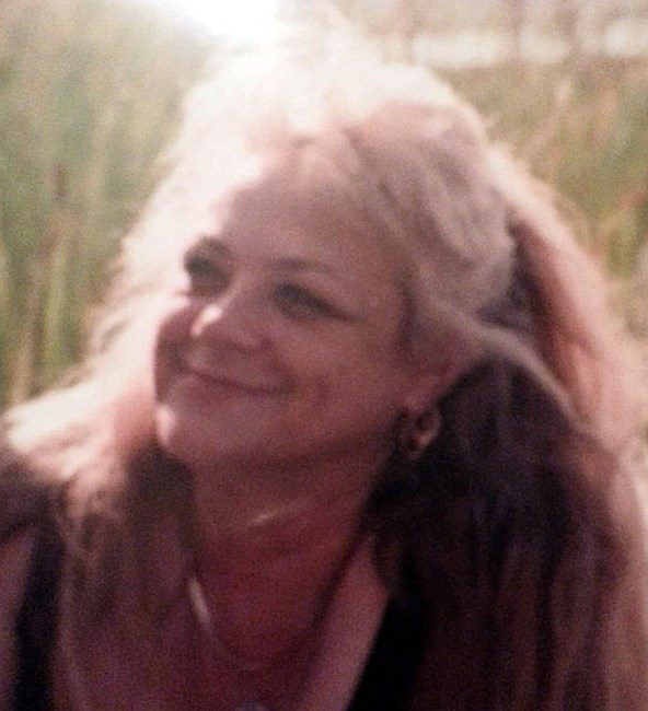 Obituario de Glenda Carol Franks Davison
