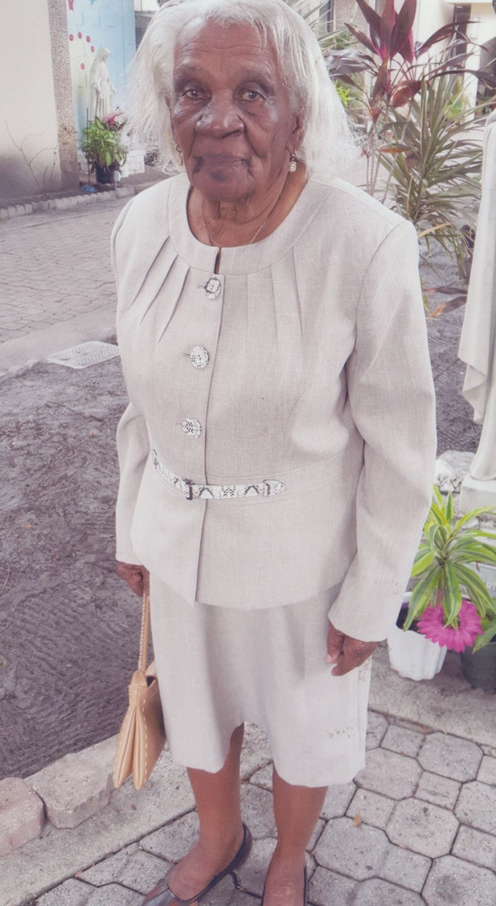 Obituary of Monique Etienne