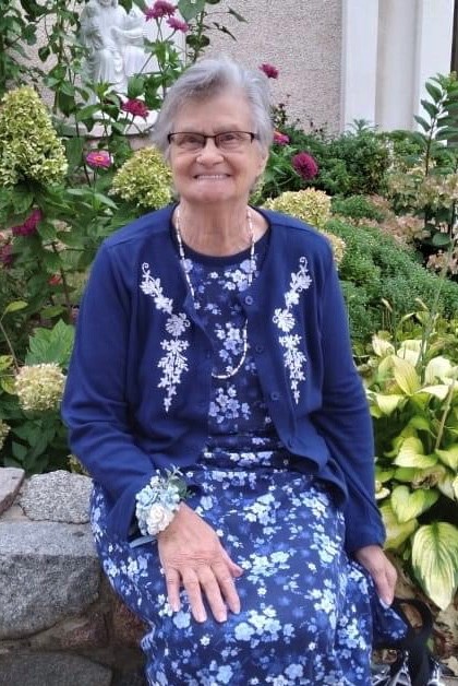 Obituary of Betty S Lynch