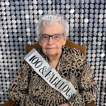 Avis de décès de Beverly Maxine Denise Van Oeveren