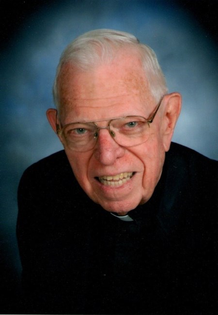 Obituario de Monsignor W. Bernard Niedergeses