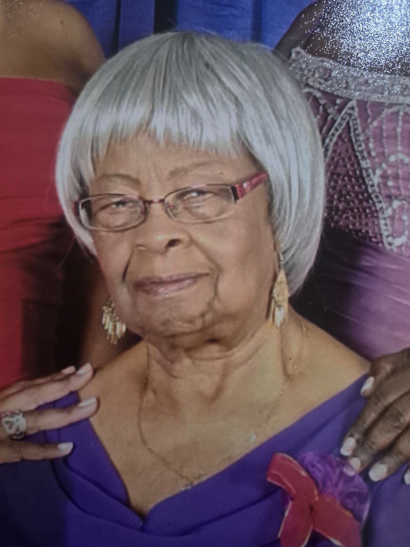 Obituary of Eva Louise Sutcliffe