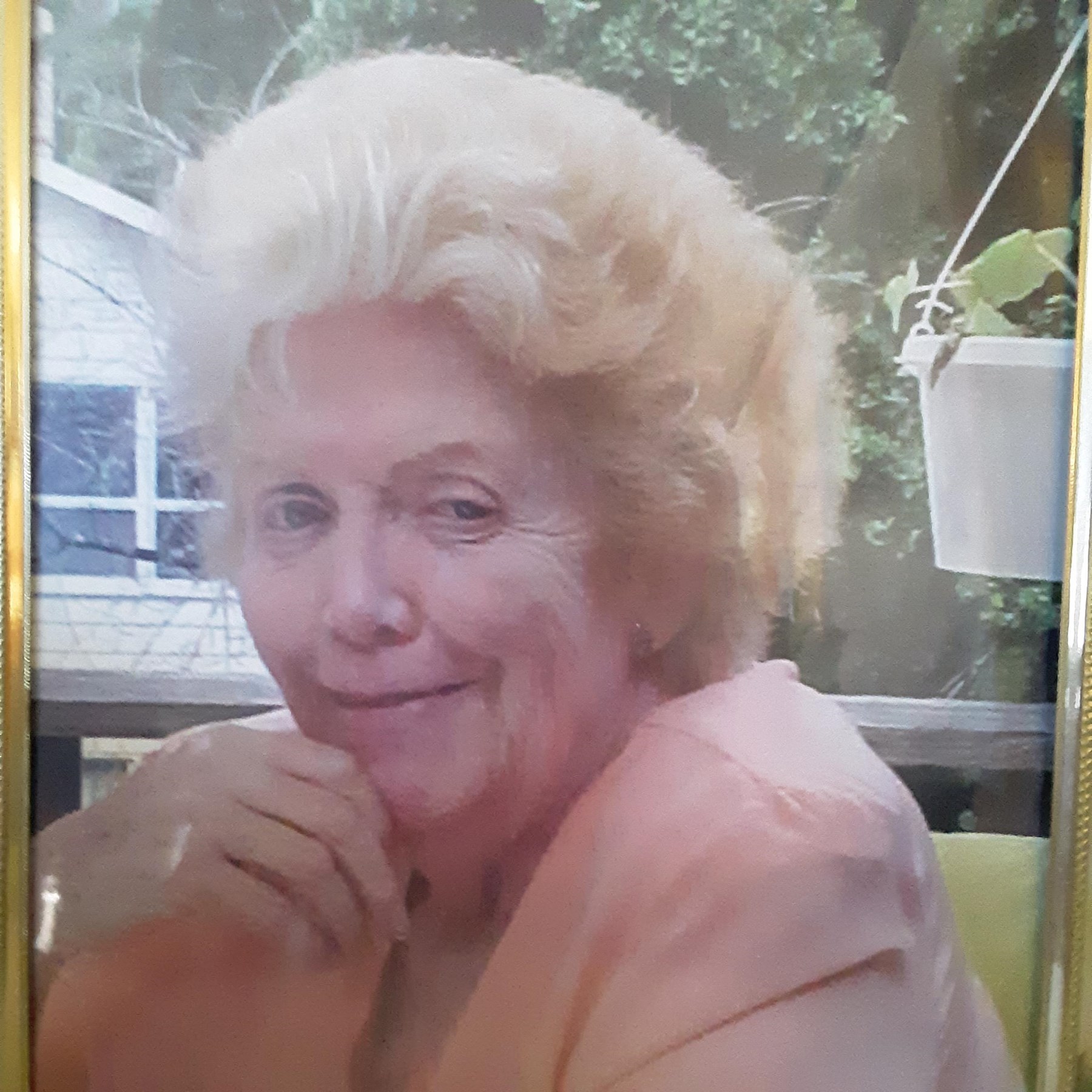 Obituary of Betty Zane Van Dusen