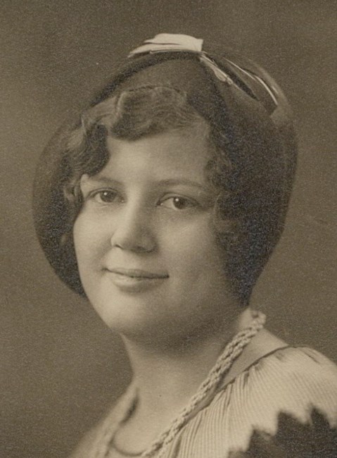 Obituary of Lola Mueller