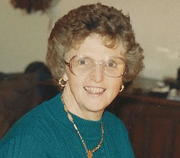 Obituary of Elaine Ruth Roesch