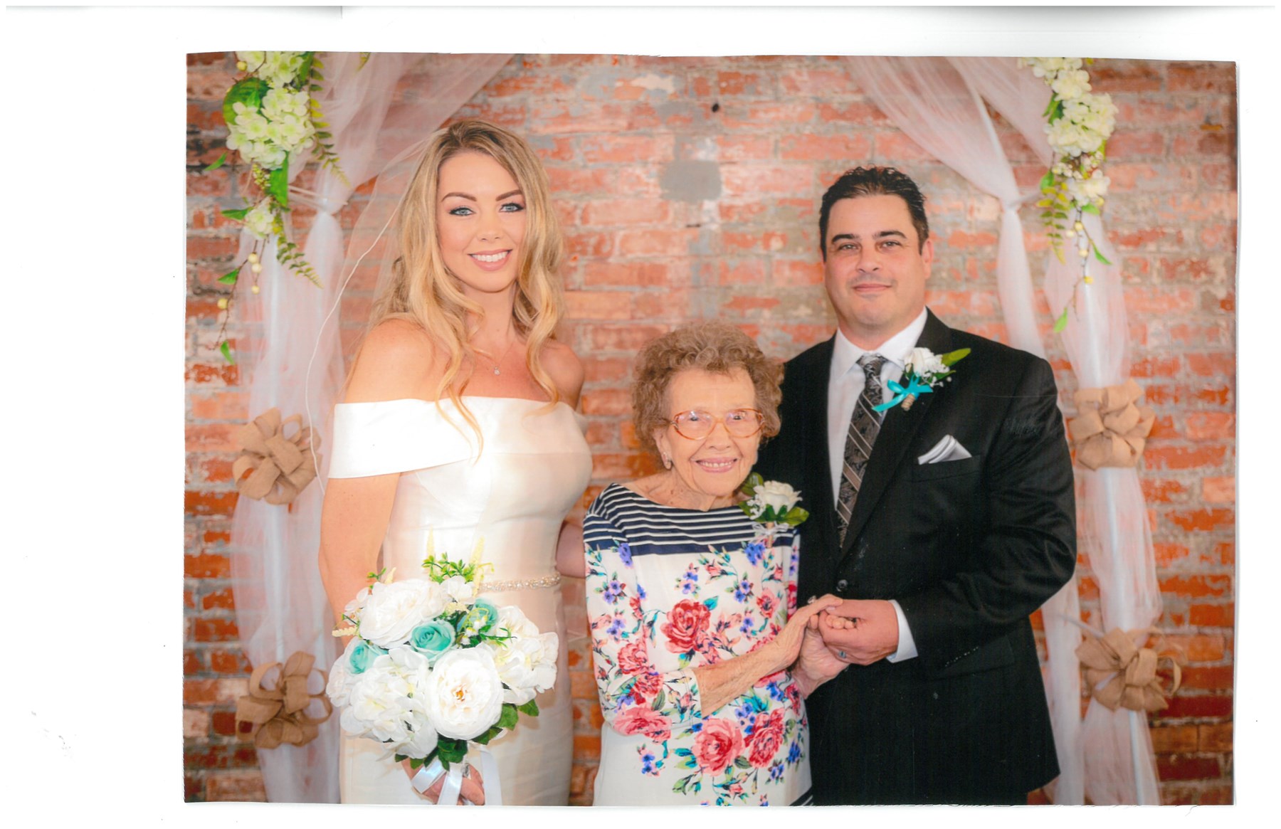 Obituary of Amanda Walker Hampton