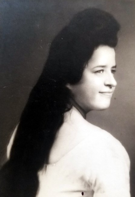 Obituary of Gloria R. Tovar