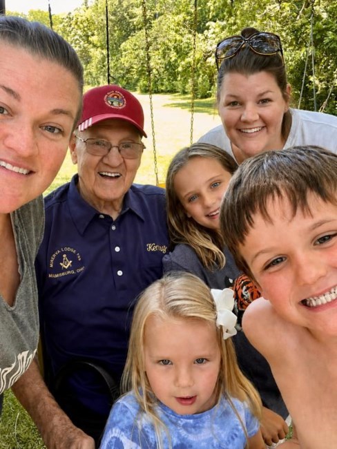 Obituary of Kenneth E Lipps