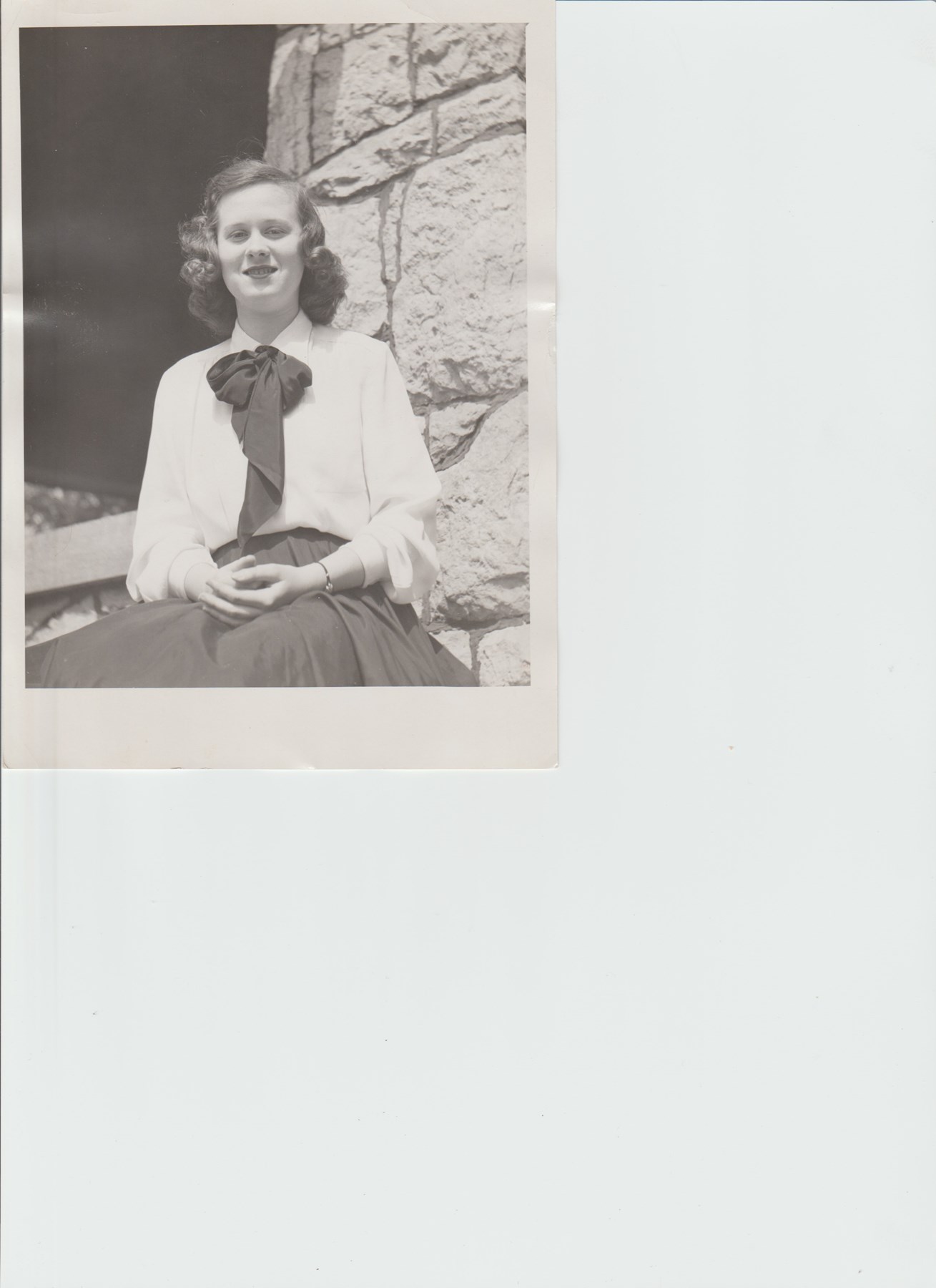 Obituary of Vera B Rhoads