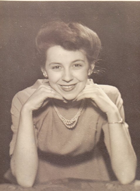 Obituary of Evelyn Button