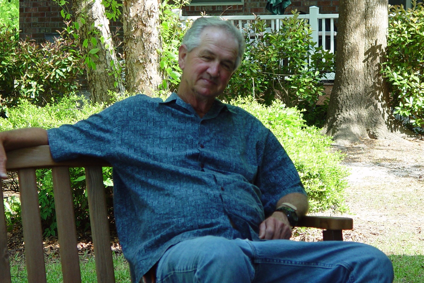 Obituary of Ray E Golden