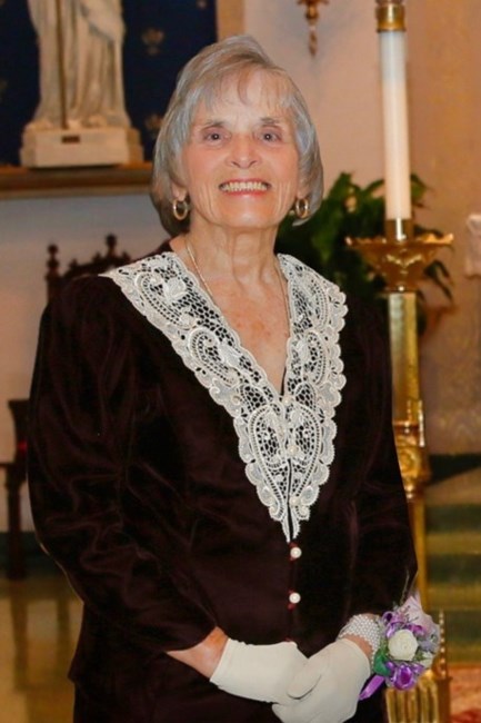 Obituary of Carolyn Wallis Roy