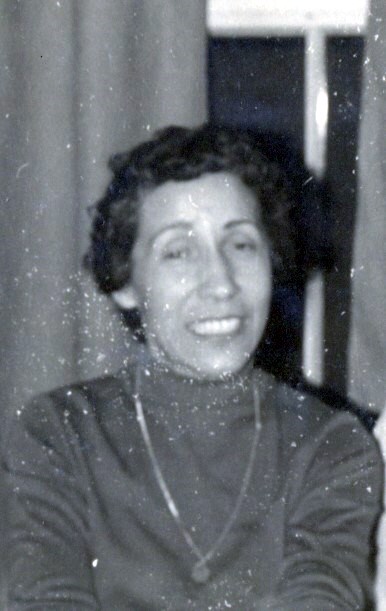 Obituario de Vivian May James