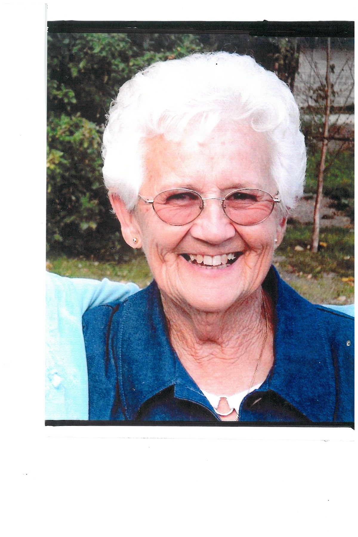 Obituary of Helen Lavonne Robertson Maedel