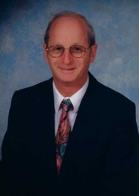 Obituary of Howard R Trawick