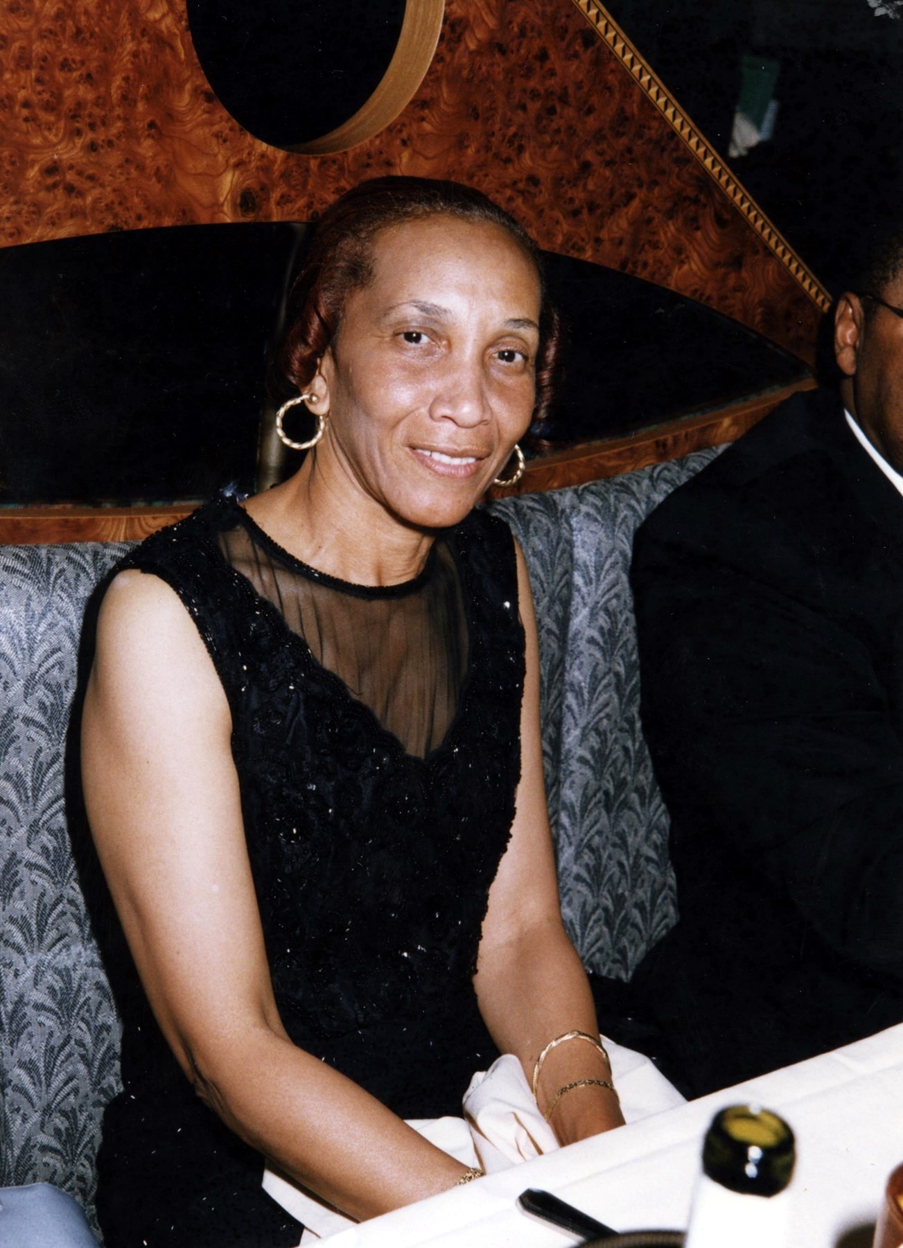 Obituary of Dorothy Lee Larry