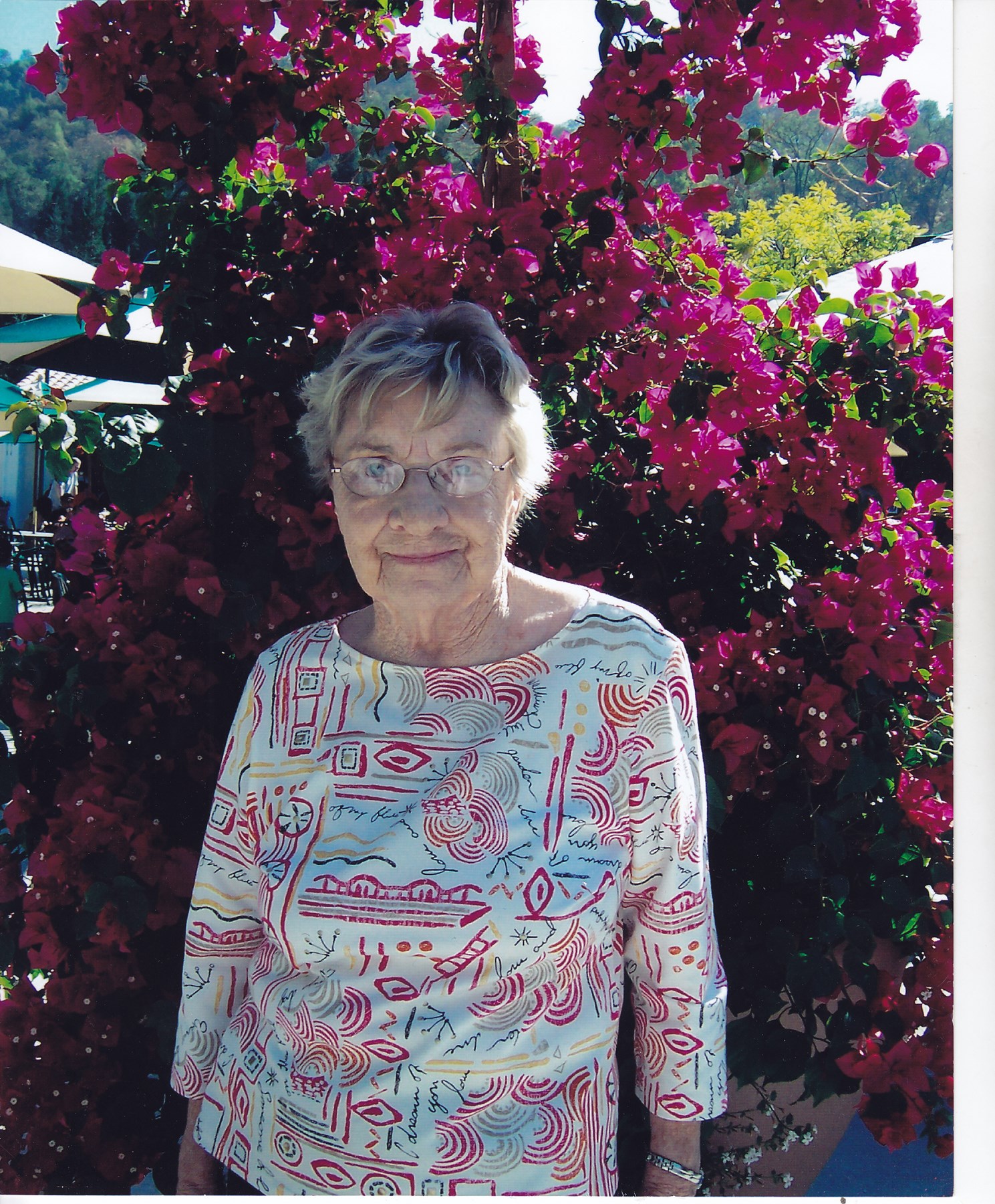 Obituary of Helen Mae Phillips