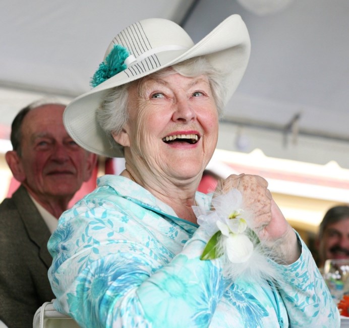 Obituary of Aileen Hunter