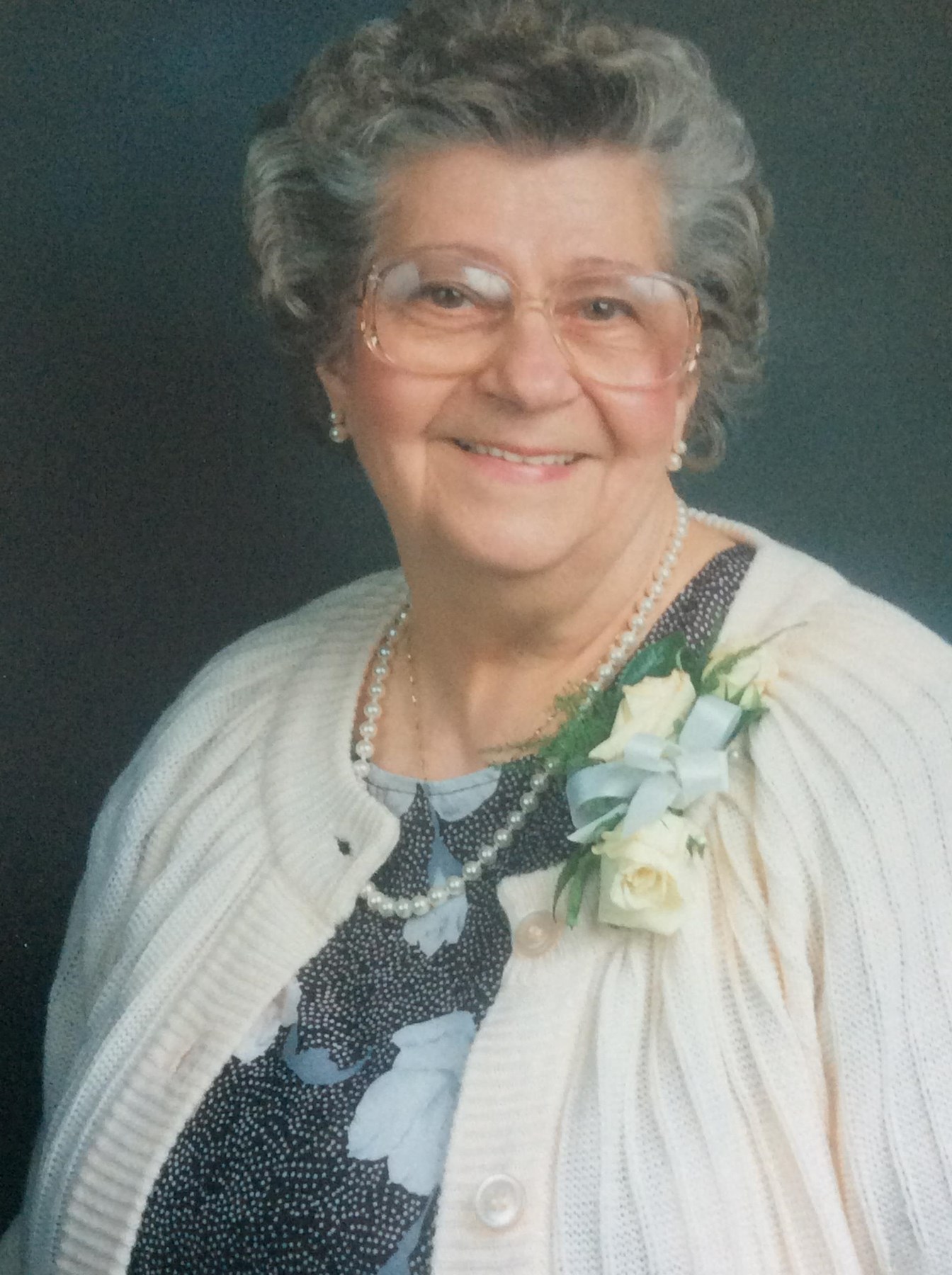 Obituary of Helen Bernice Gray