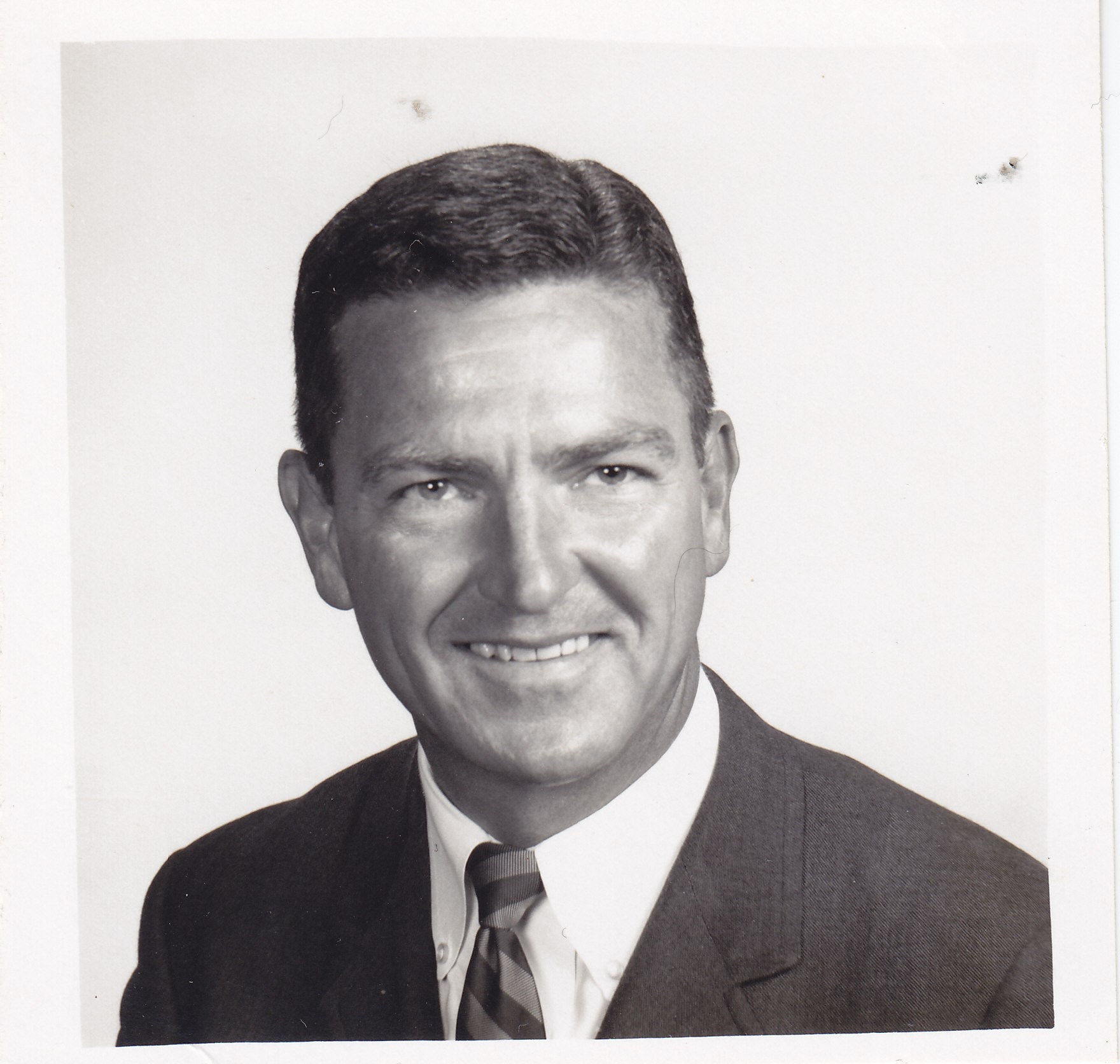 Obituary of Clifford Ray Grosvenor