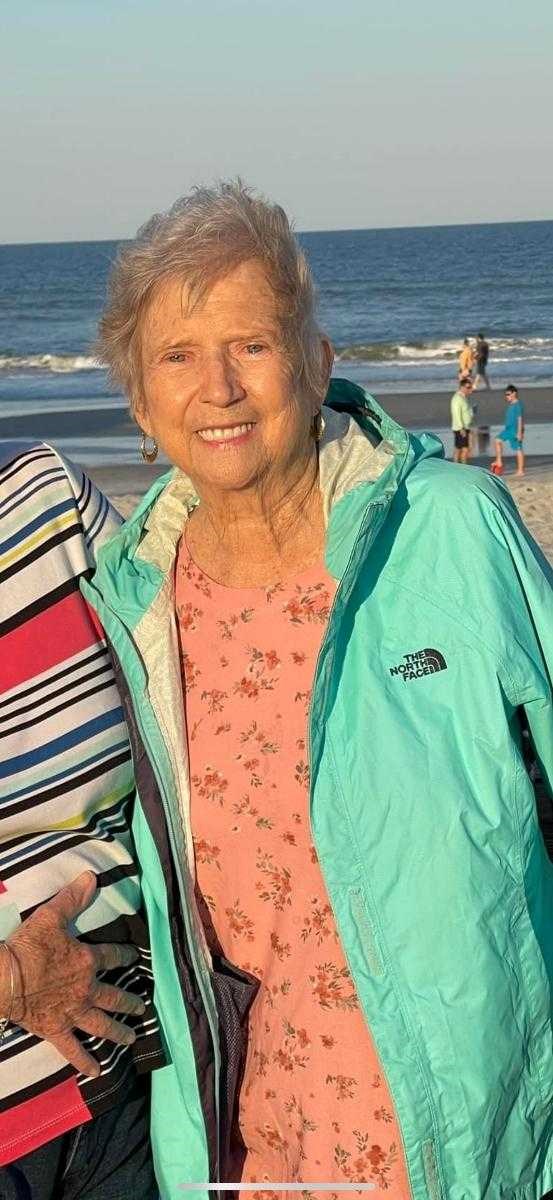 Obituary of Helen Inez Hoge