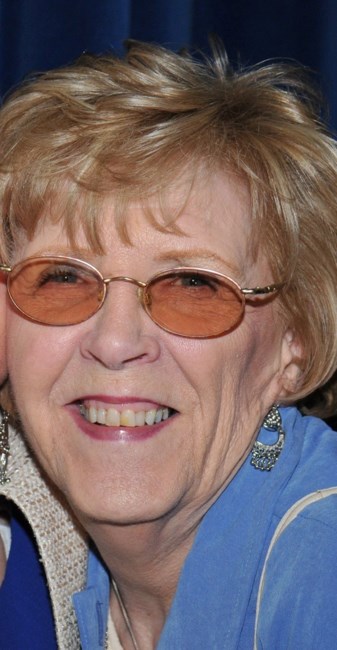 Obituary of Solange (née De Lachevrotière) Pelletier