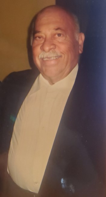 Obituary of Roberto Molina Martinez