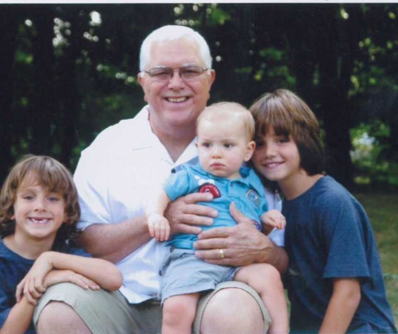 Obituary of Tom Hull Voiles