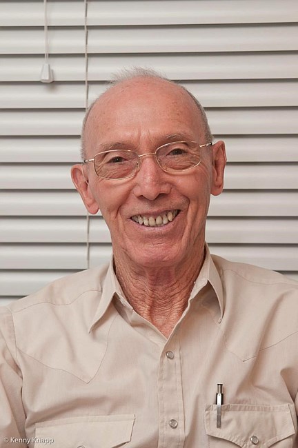 Obituary of Lloyd Earl Knapp