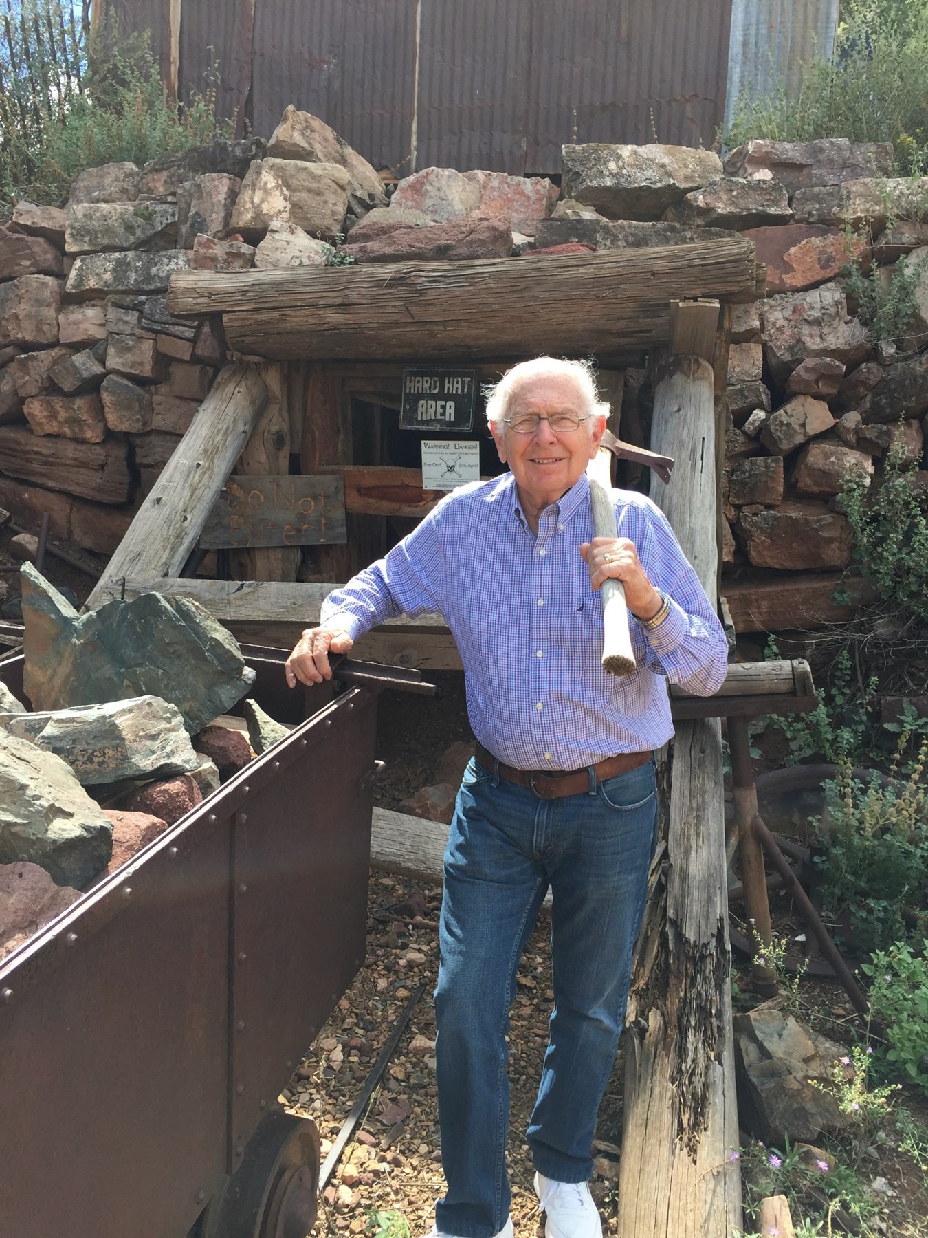 Obituary of Edgar "Ernie" Ernest Morgenegg