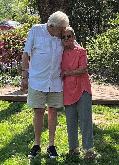 Obituary of Carolyn C. Gold