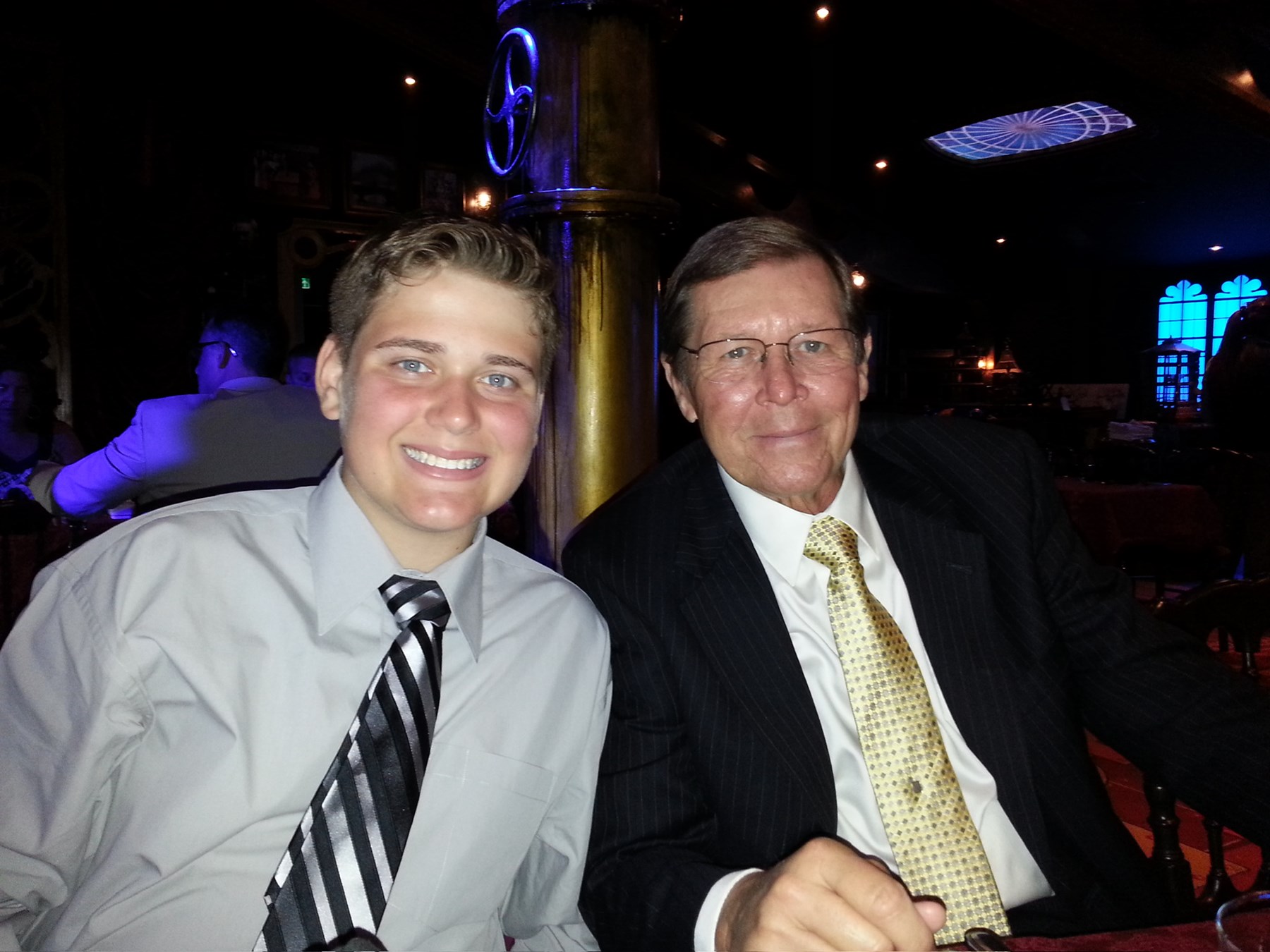 Obituary of Roy Bloomquist