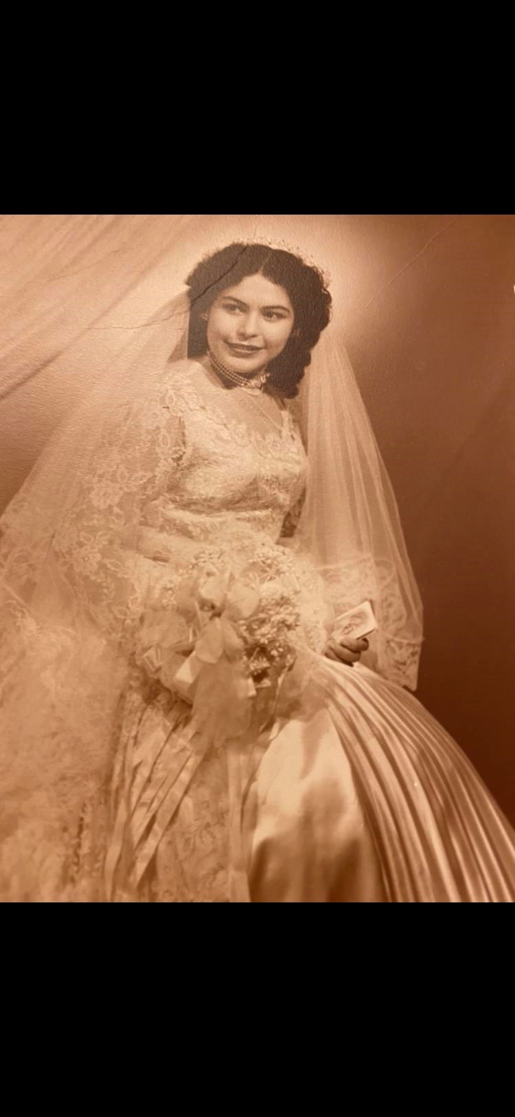 Obituary of Gloria Sanchez Torres